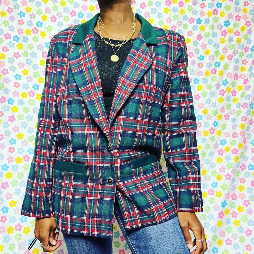 Perfect condition Graff vintage blazer.  2 small front pockets. Size 8.